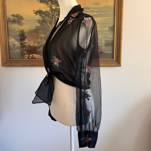 Vintage 70s black sheer crop top blouse floral embroidered boho whimsigoth Small - Picture 2 of 10